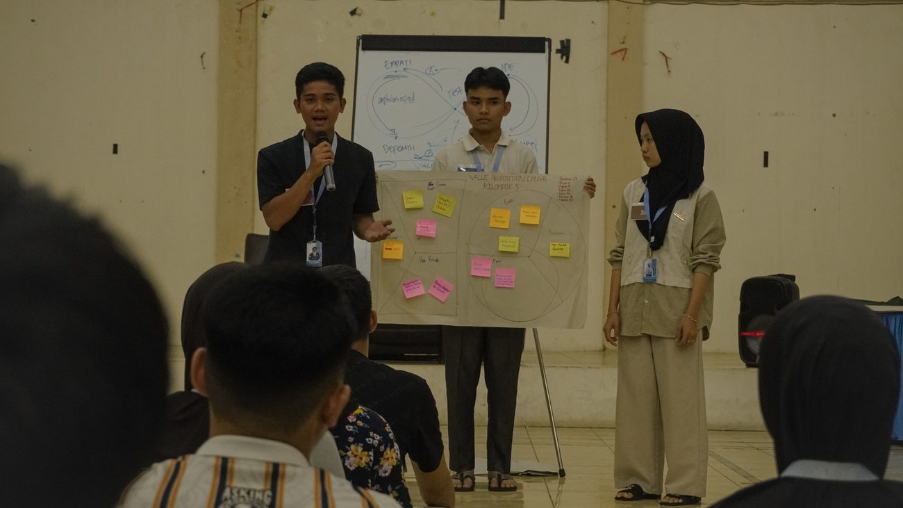 Sesi presentasi media edukasi